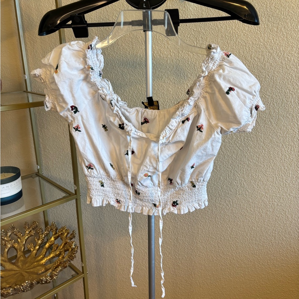 World Together White Floral‎ Milkmaid Smocked Crop Top Puff Sleeves Size L